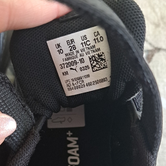 Puma Kids / Boys Black Sneakers - Picture 2 of 3